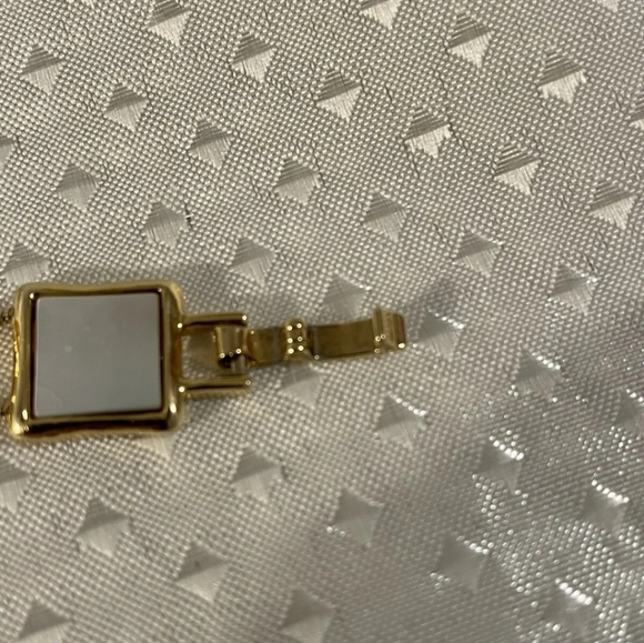 Vintage Anne Klein Gold Tone Mother of Pearl Panel Bracelet! - Picture 5 of 9